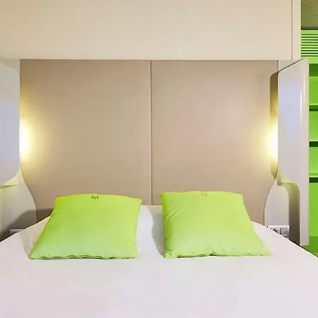 Campanile Est Technopole - Restaurant Otel 3*