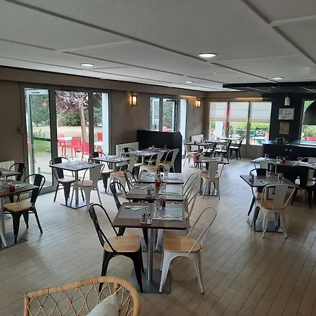 Otel Campanile Est Technopole - Restaurant 3*