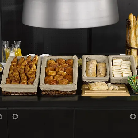 Campanile Est Technopole Hotel 3*