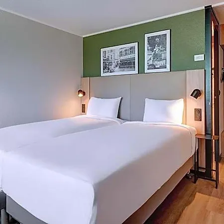 Hotel Campanile Est Technopole Metz