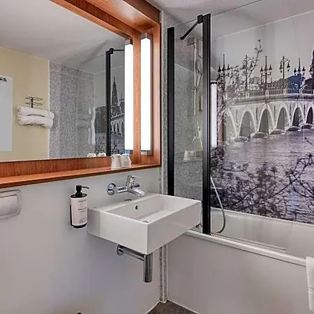 Hotel Campanile Est Technopole 3*