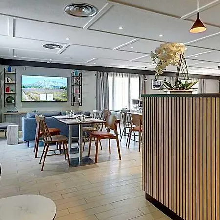 Hotel Campanile Est Technopole
