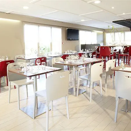 Otel Campanile Est Technopole - Restaurant 3*