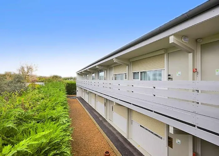 Hotel Campanile Est Technopole 3*