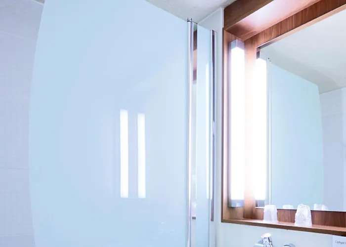 Campanile Est Technopole 3*