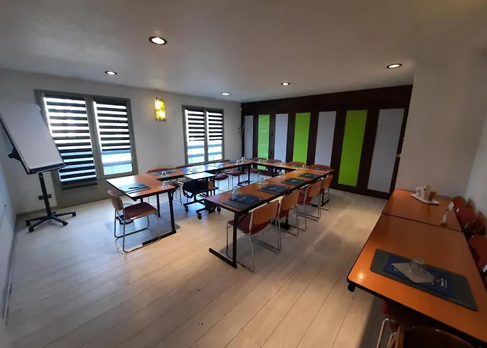 Campanile Est Technopole 3*