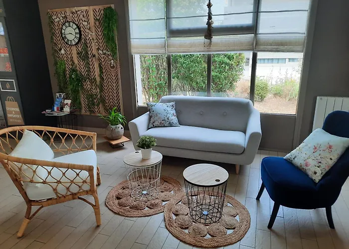 Hotel Campanile Est Technopole