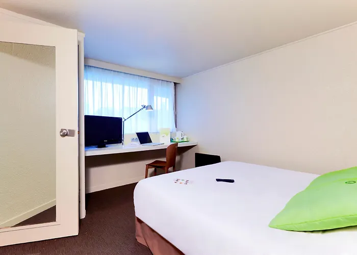 Campanile Est Technopole 3*