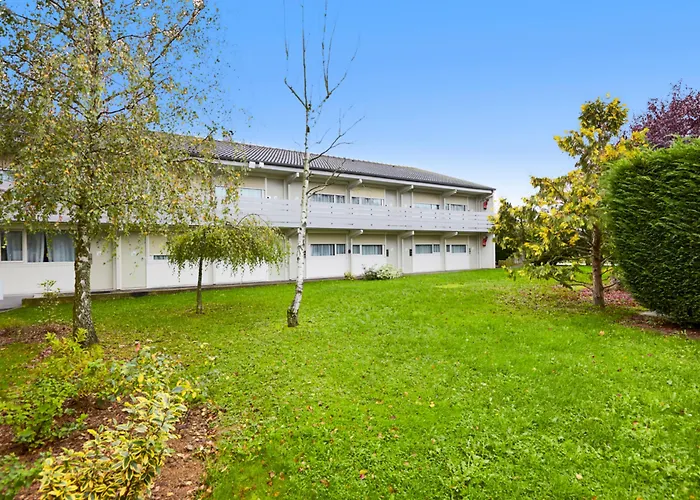 Hotel Campanile Est Technopole 3*